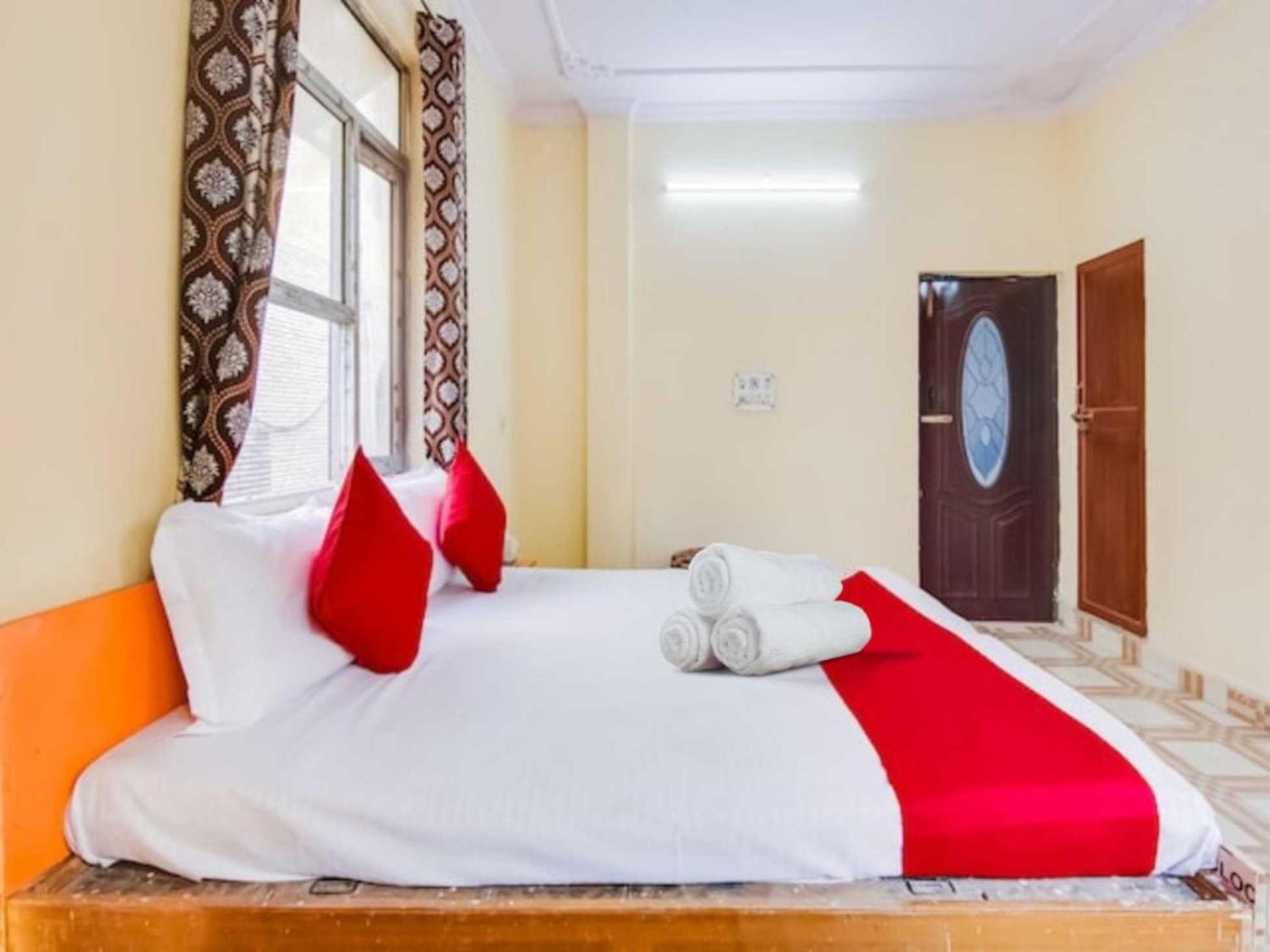 Hotel O Smart View Yeni Delhi Dış mekan fotoğraf